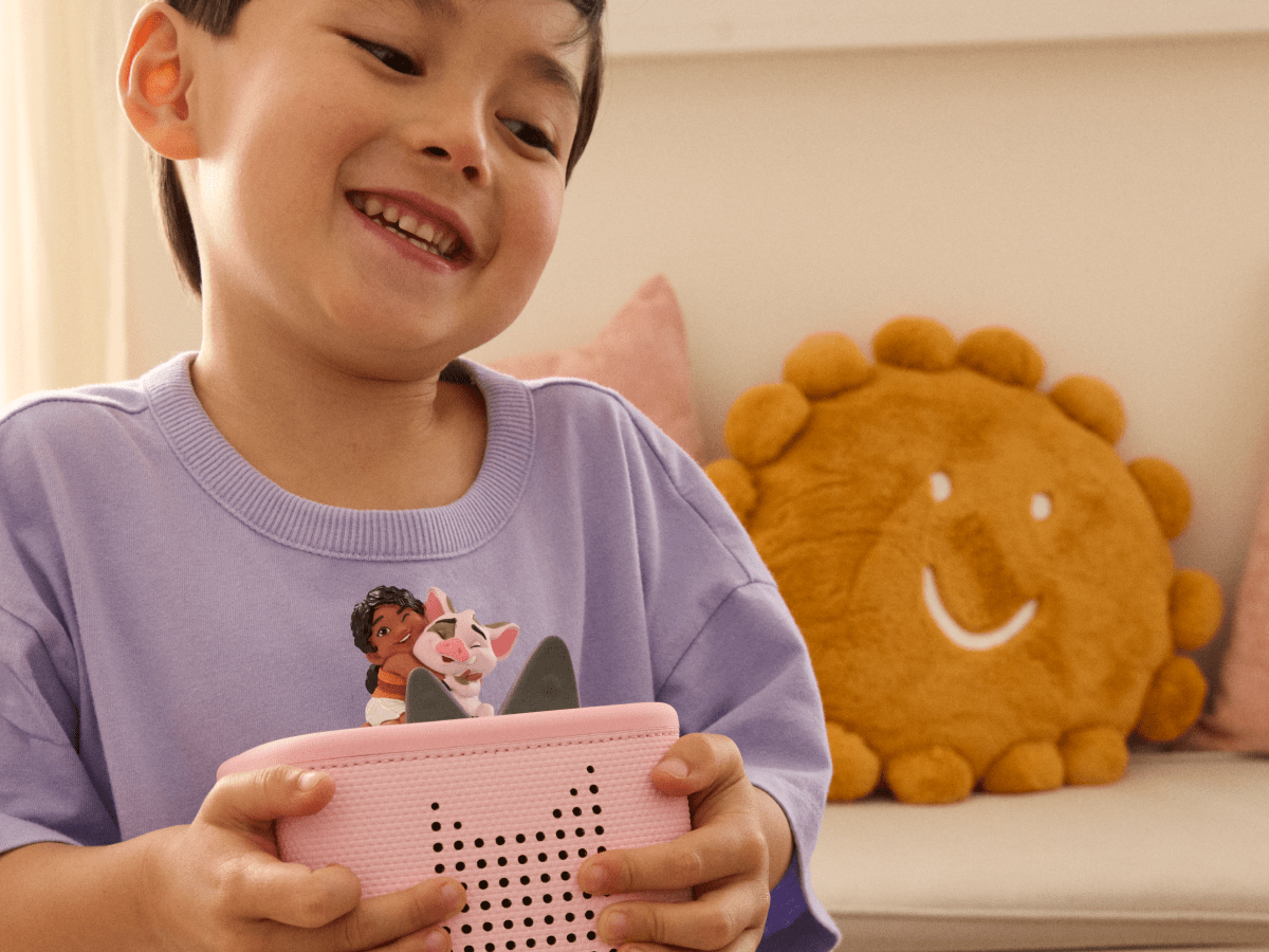 Child Playing With Disney Moana 2: Simea Tonie