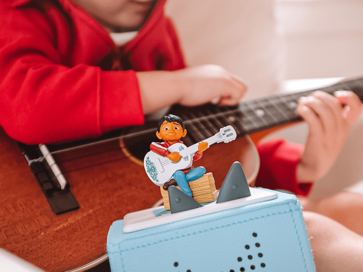Child Playing With Disney & Pixar Coco Tonie
