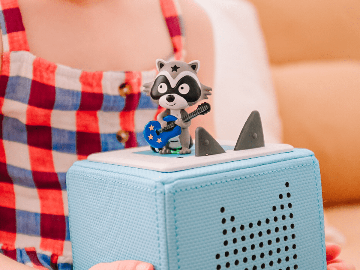 Child Playing With Favorite Children'S Songs: European Children'S Songs Tonie