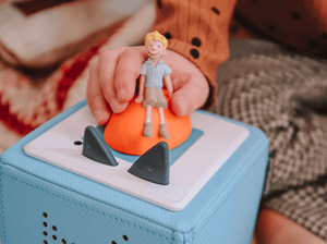 Child Playing With Roald Dahl: James & The Giant Peach Tonie