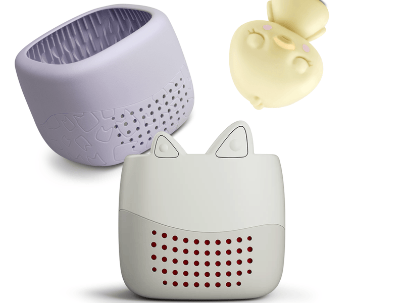 Toniebox Lite, an audio player for kids with Sleepy Duck Tonie audio figurine and purple cover | Illustration