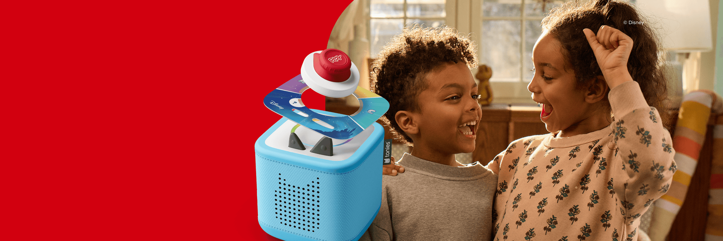 two kids playing a Disney Tonieplay game with the Toniebox 2